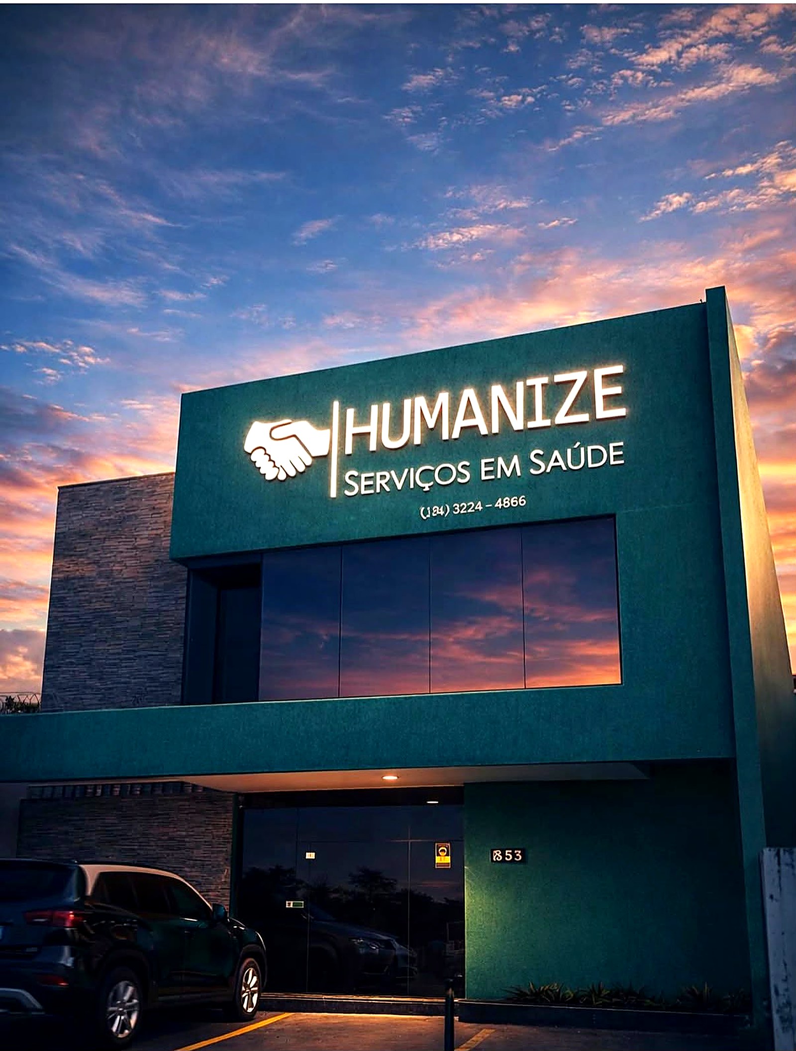 Fachada da sede da Humanize Serviços em Saúde em Natal/RN ao entardecer
